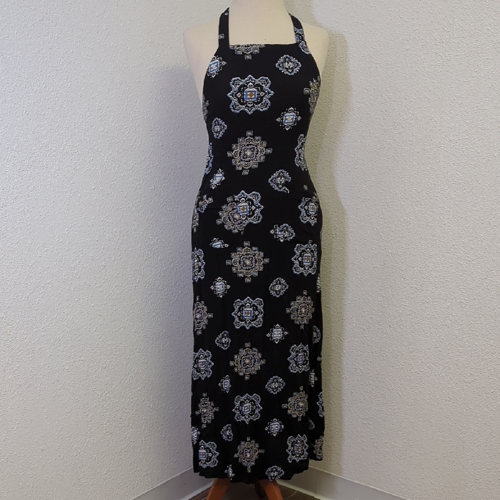 FreePeople Elegant Black Halter Maxi Dress – Bold Pattern, Timeless Fit Size 0